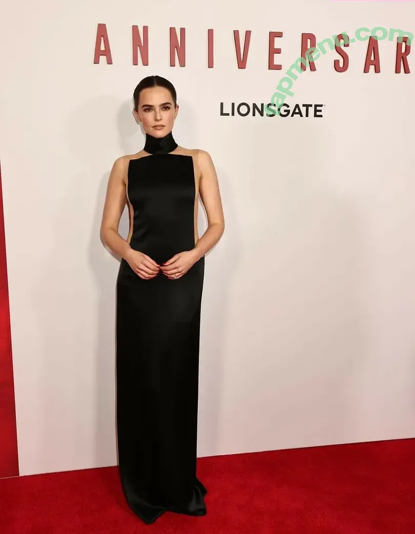 Zoey Deutch nude photo #0619 (zoeydeutch)