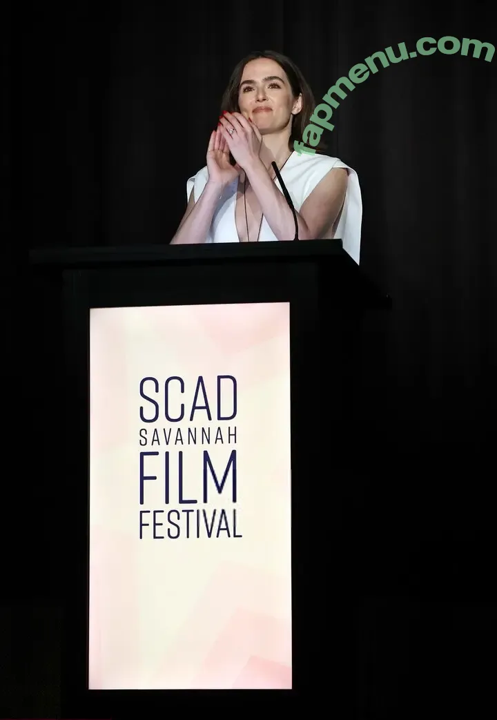 Zoey Deutch nude photo #0664 (zoeydeutch)