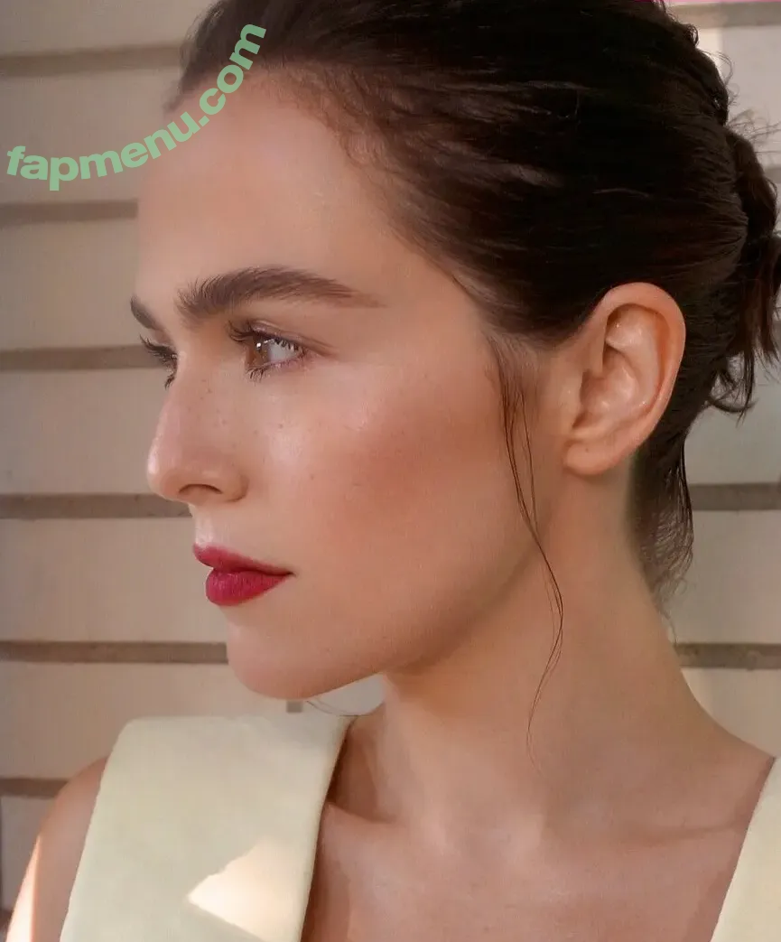 Zoey Deutch nude photo #0687 (zoeydeutch)