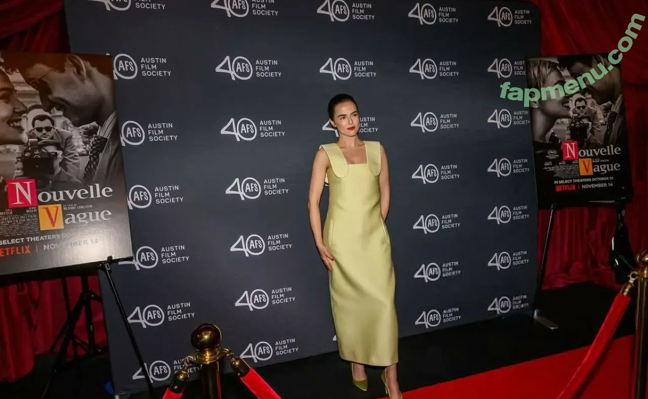 Zoey Deutch nude photo #0695 (zoeydeutch)