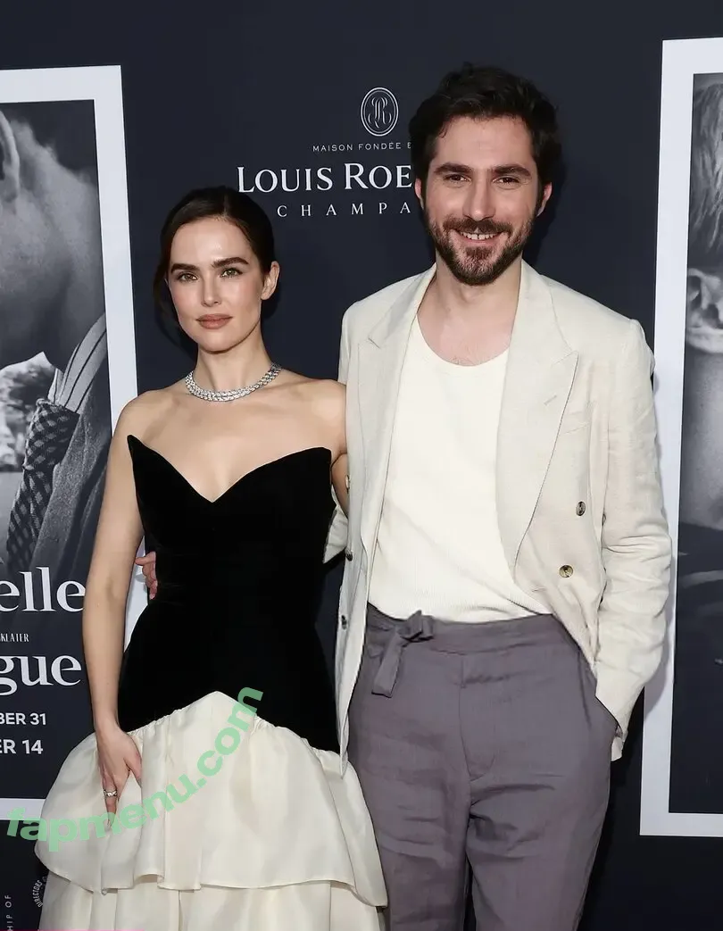 Zoey Deutch nude photo #0697 (zoeydeutch)