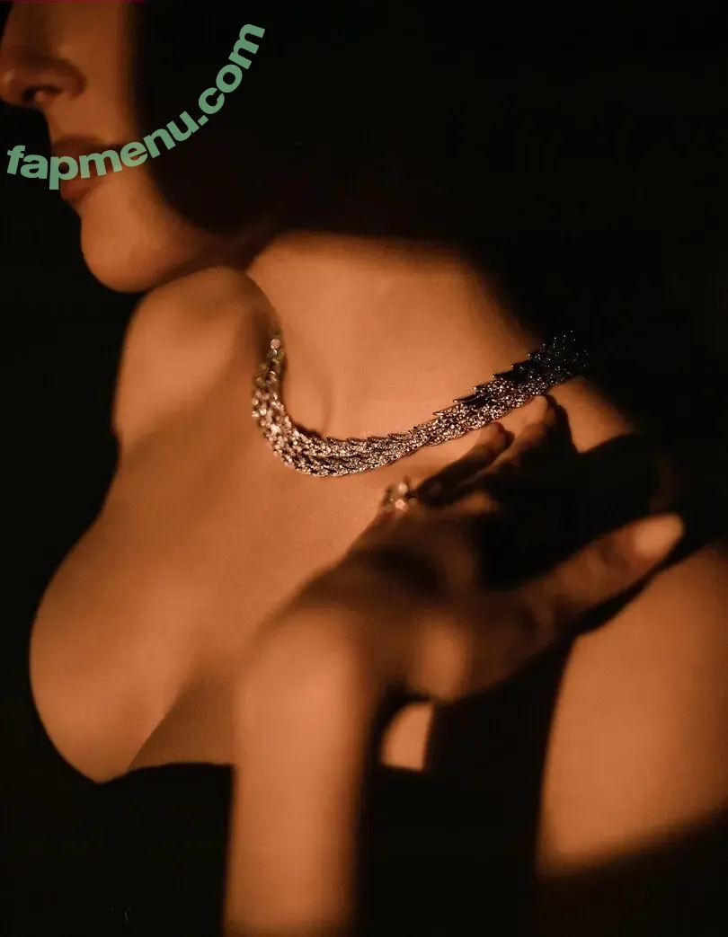 Zoey Deutch nude photo #0699 (zoeydeutch)