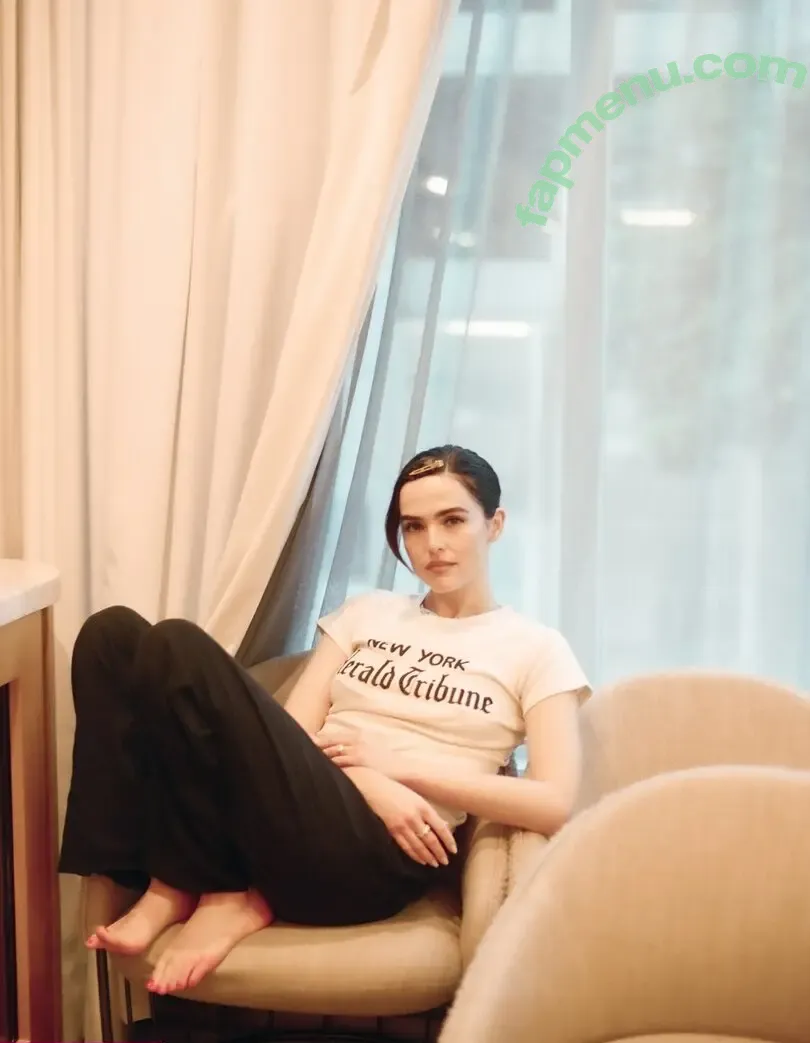 Zoey Deutch nude photo #0707 (zoeydeutch)