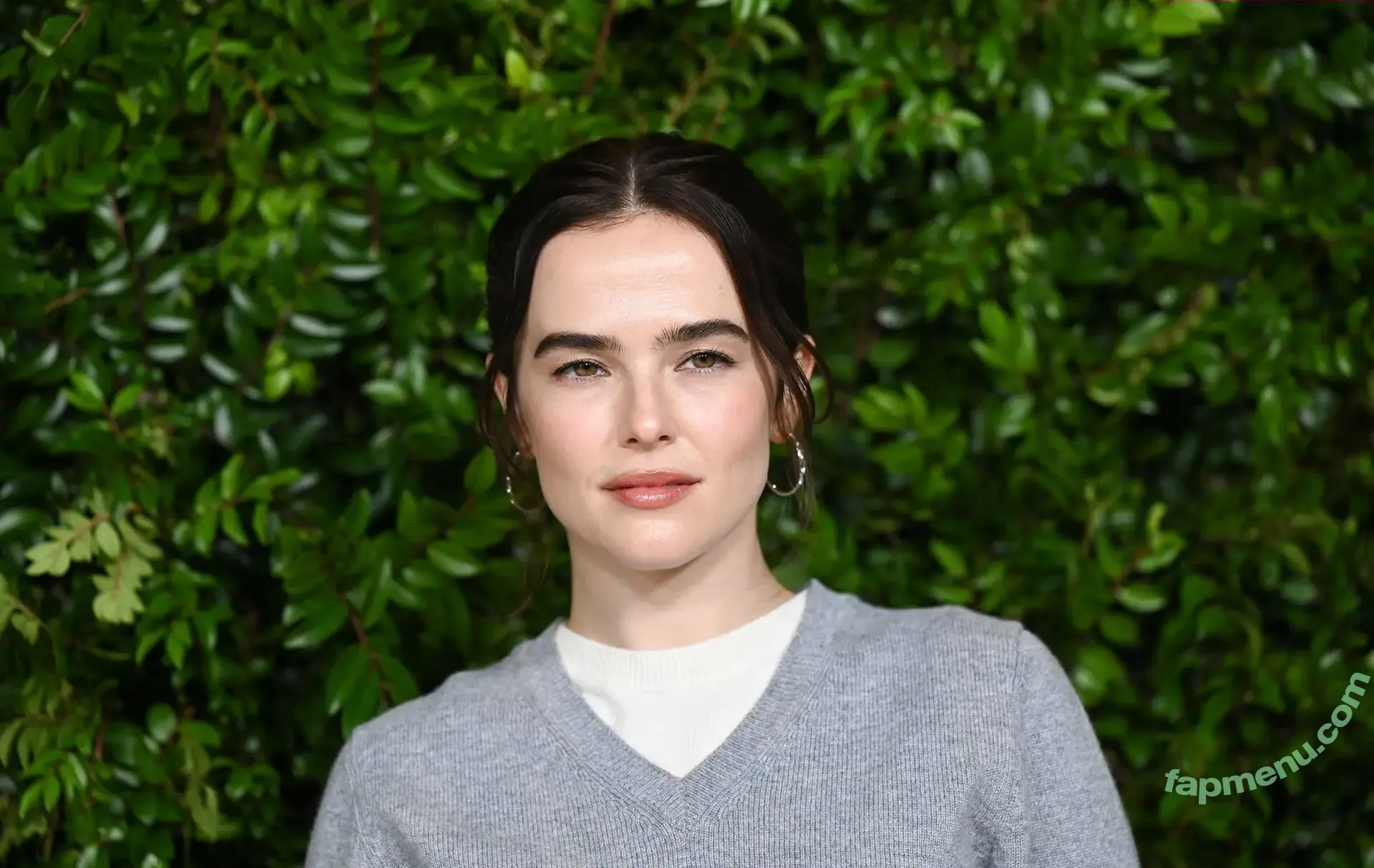 Zoey Deutch nude photo #0714 (zoeydeutch)