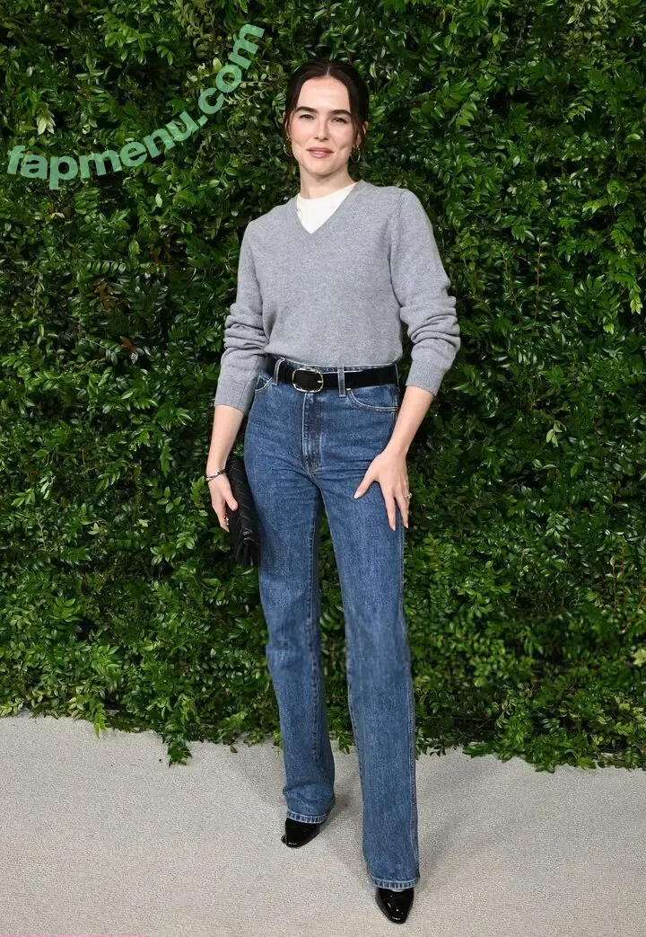 Zoey Deutch nude photo #0715 (zoeydeutch)