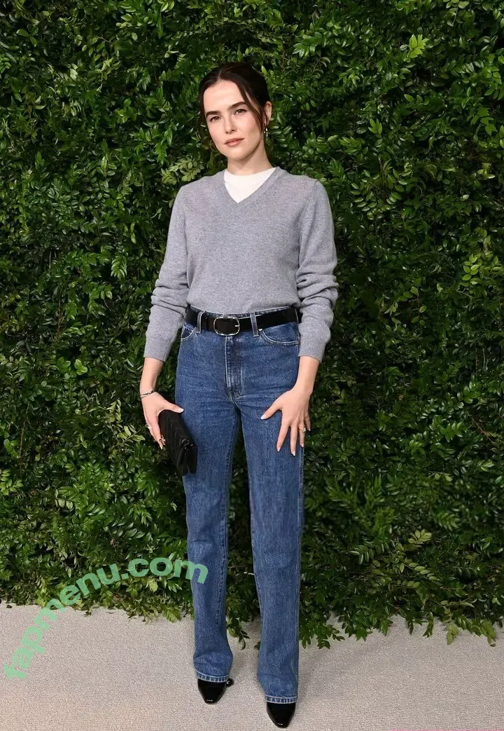 Zoey Deutch nude photo #0718 (zoeydeutch)