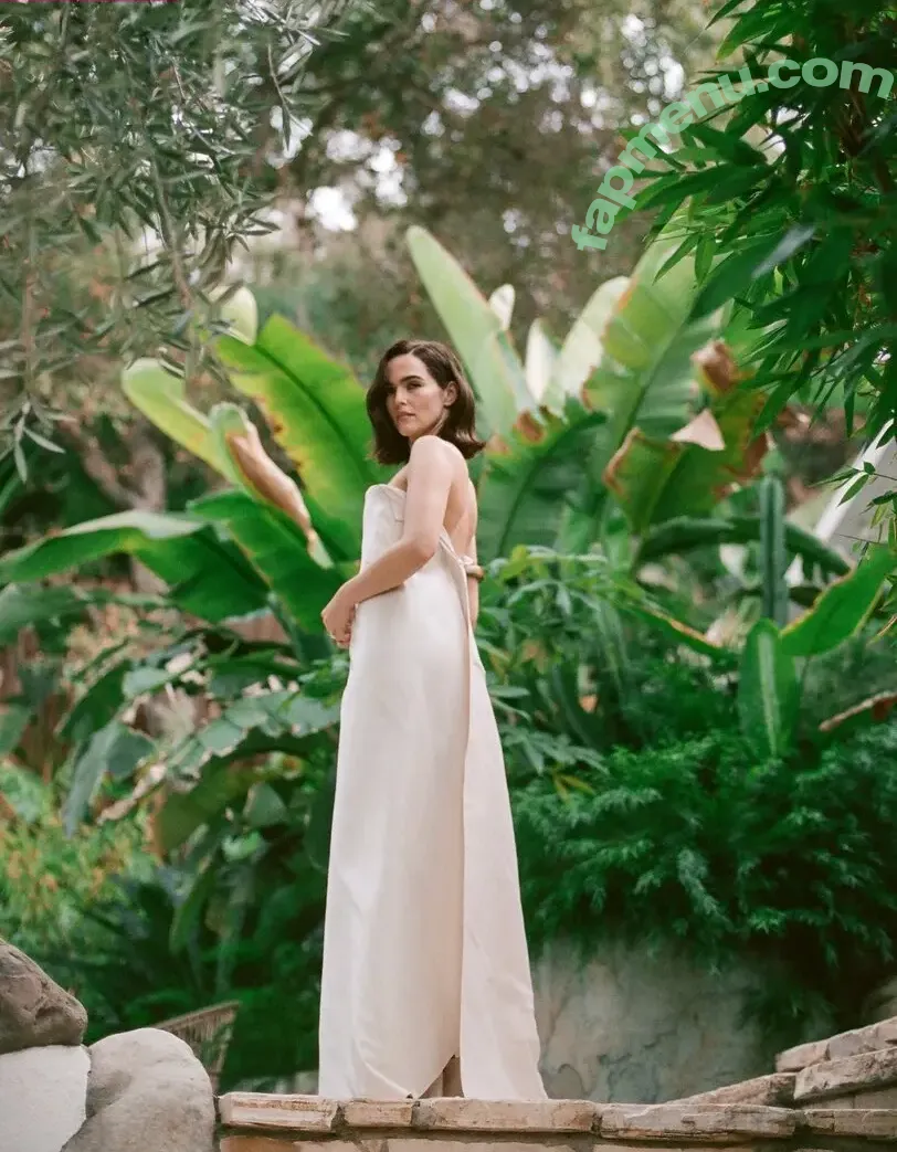 Zoey Deutch nude photo #0738 (zoeydeutch)