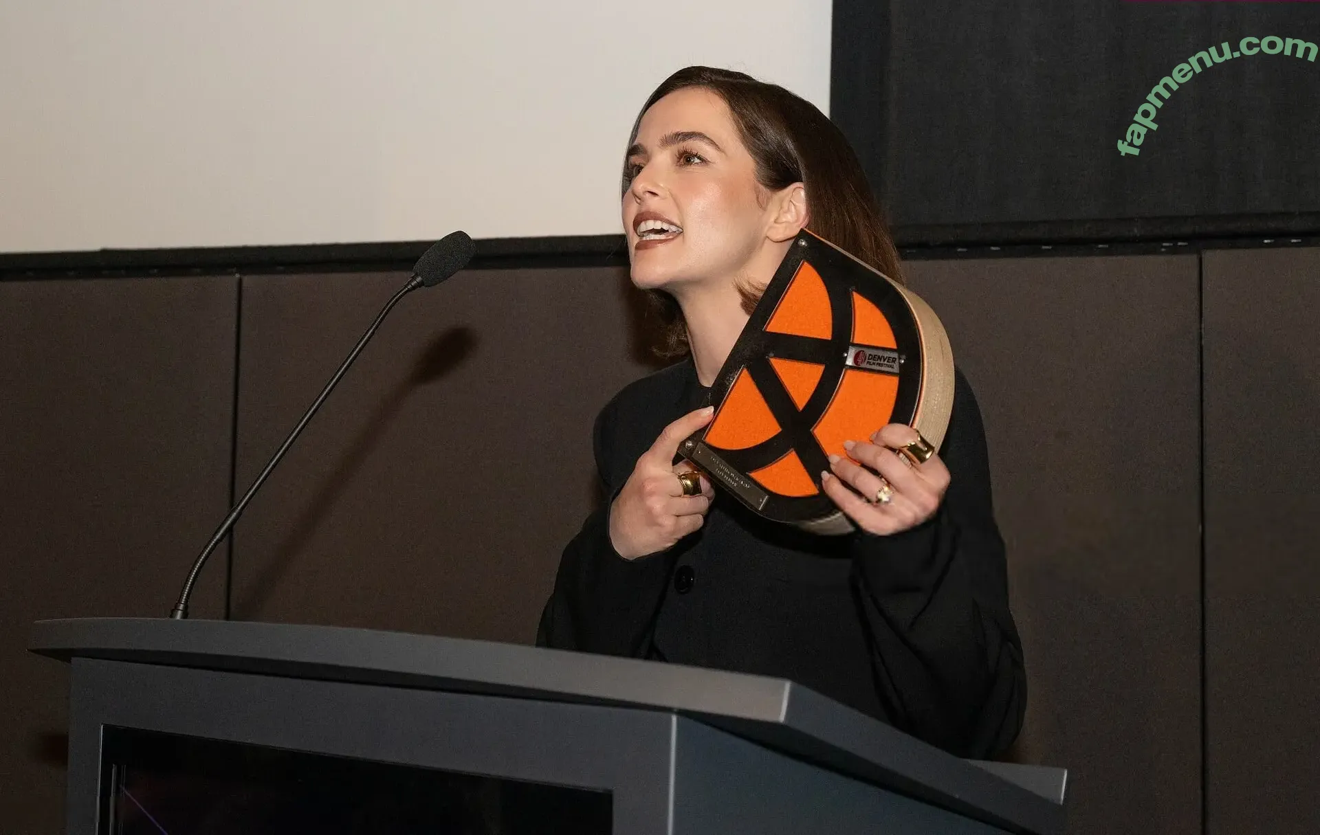 Zoey Deutch nude photo #0743 (zoeydeutch)