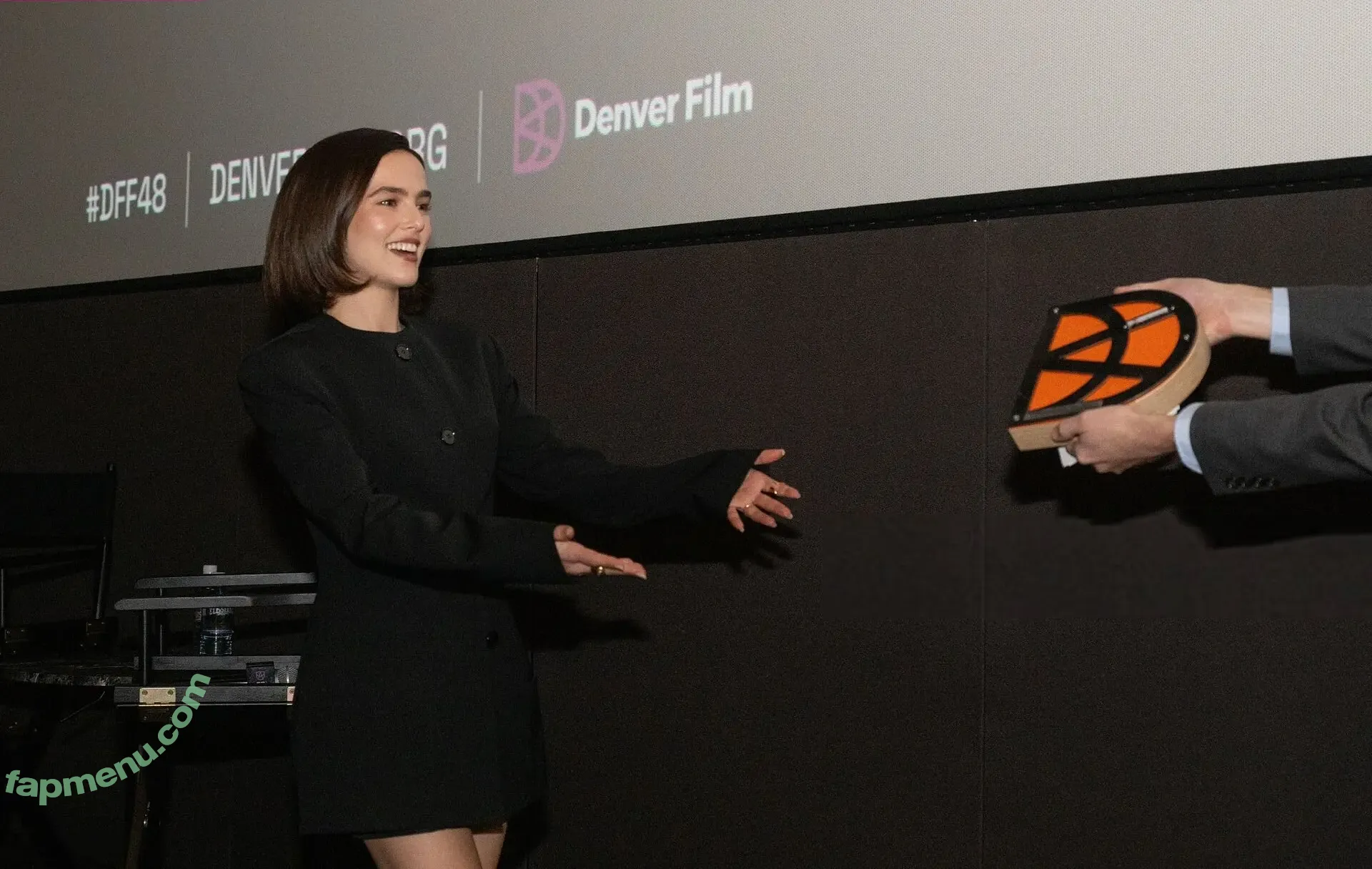 Zoey Deutch nude photo #0744 (zoeydeutch)