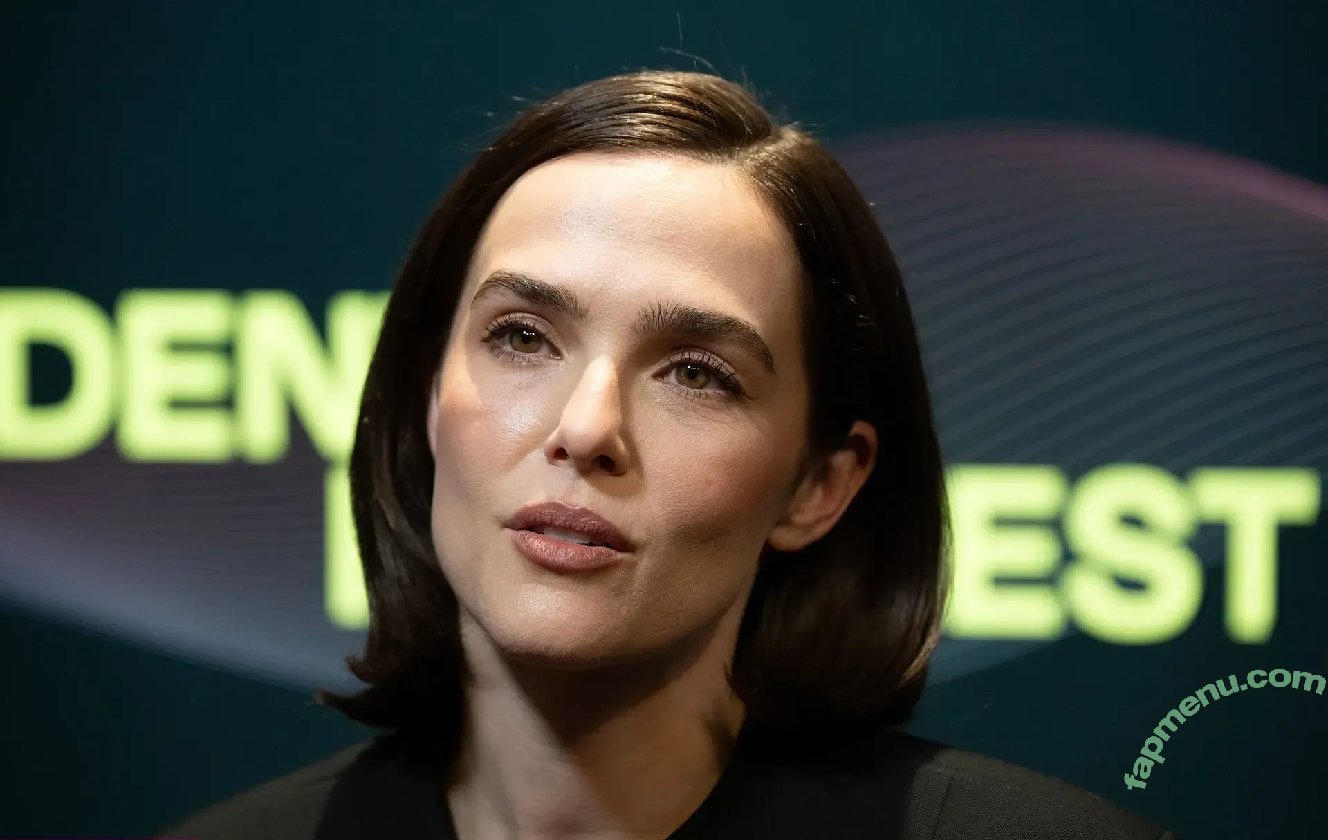 Zoey Deutch nude photo #0754 (zoeydeutch)