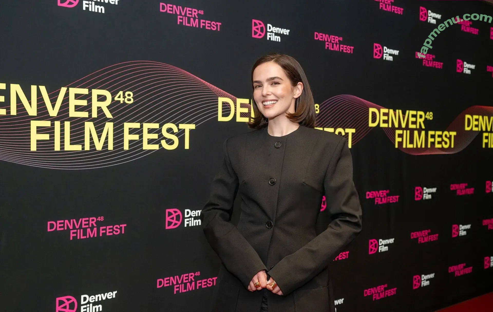 Zoey Deutch nude photo #0770 (zoeydeutch)