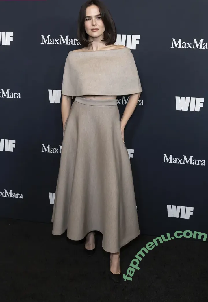 Zoey Deutch nude photo #0771 (zoeydeutch)