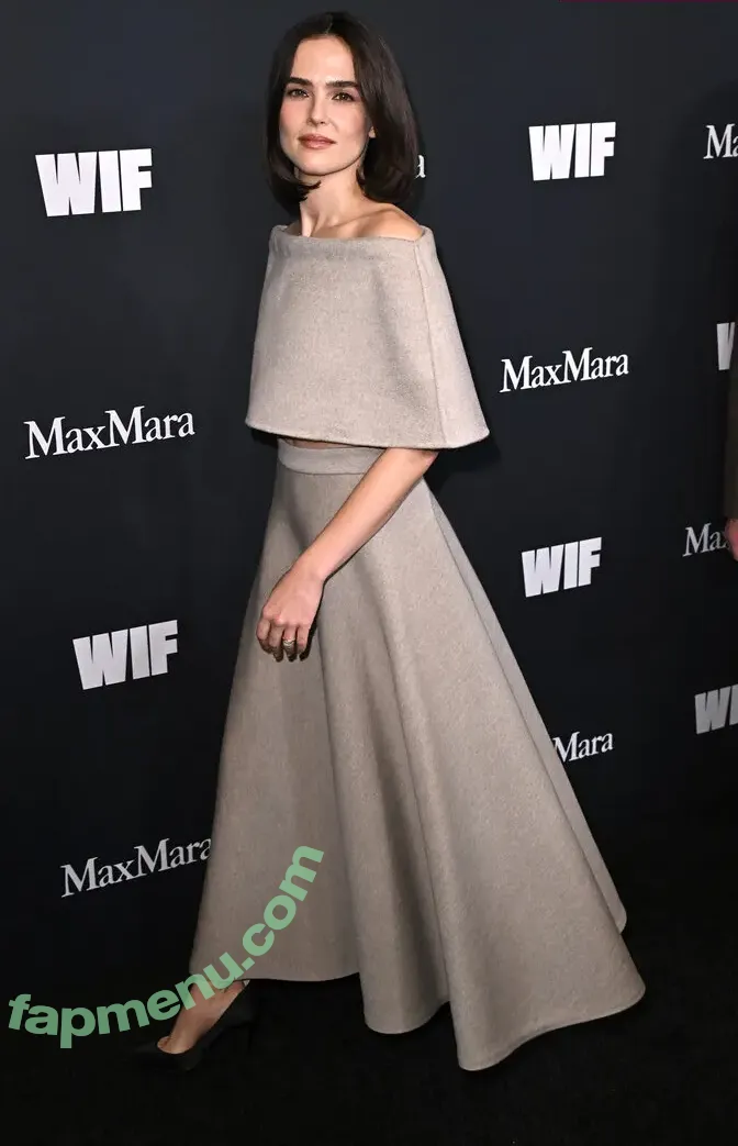 Zoey Deutch nude photo #0778 (zoeydeutch)