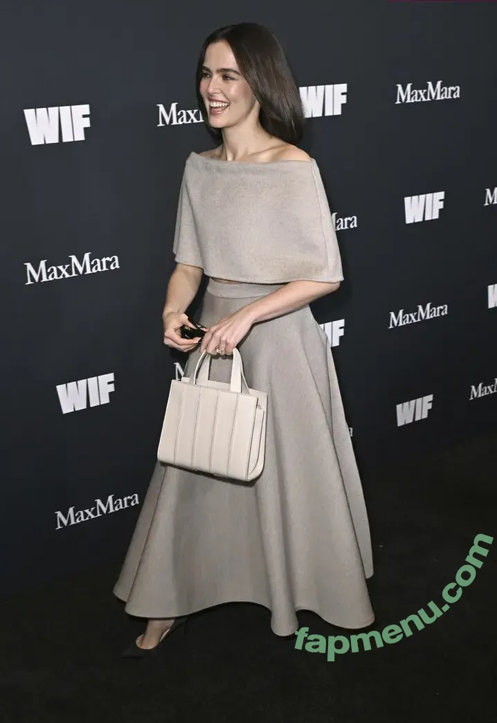 Zoey Deutch nude photo #0785 (zoeydeutch)