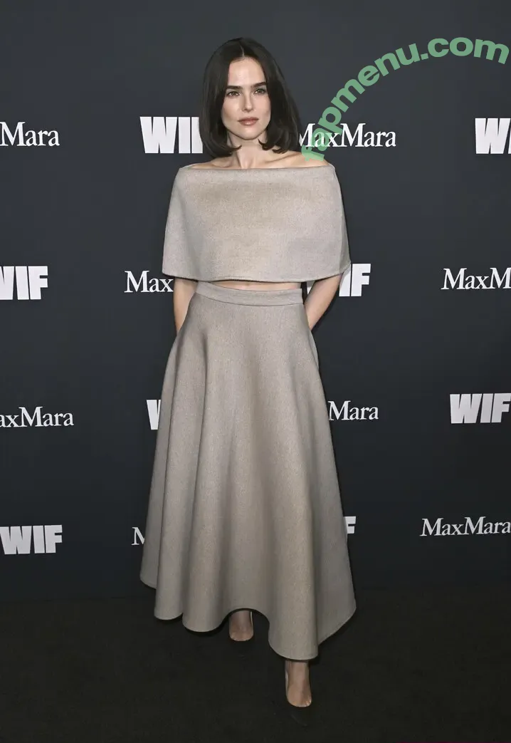 Zoey Deutch nude photo #0787 (zoeydeutch)