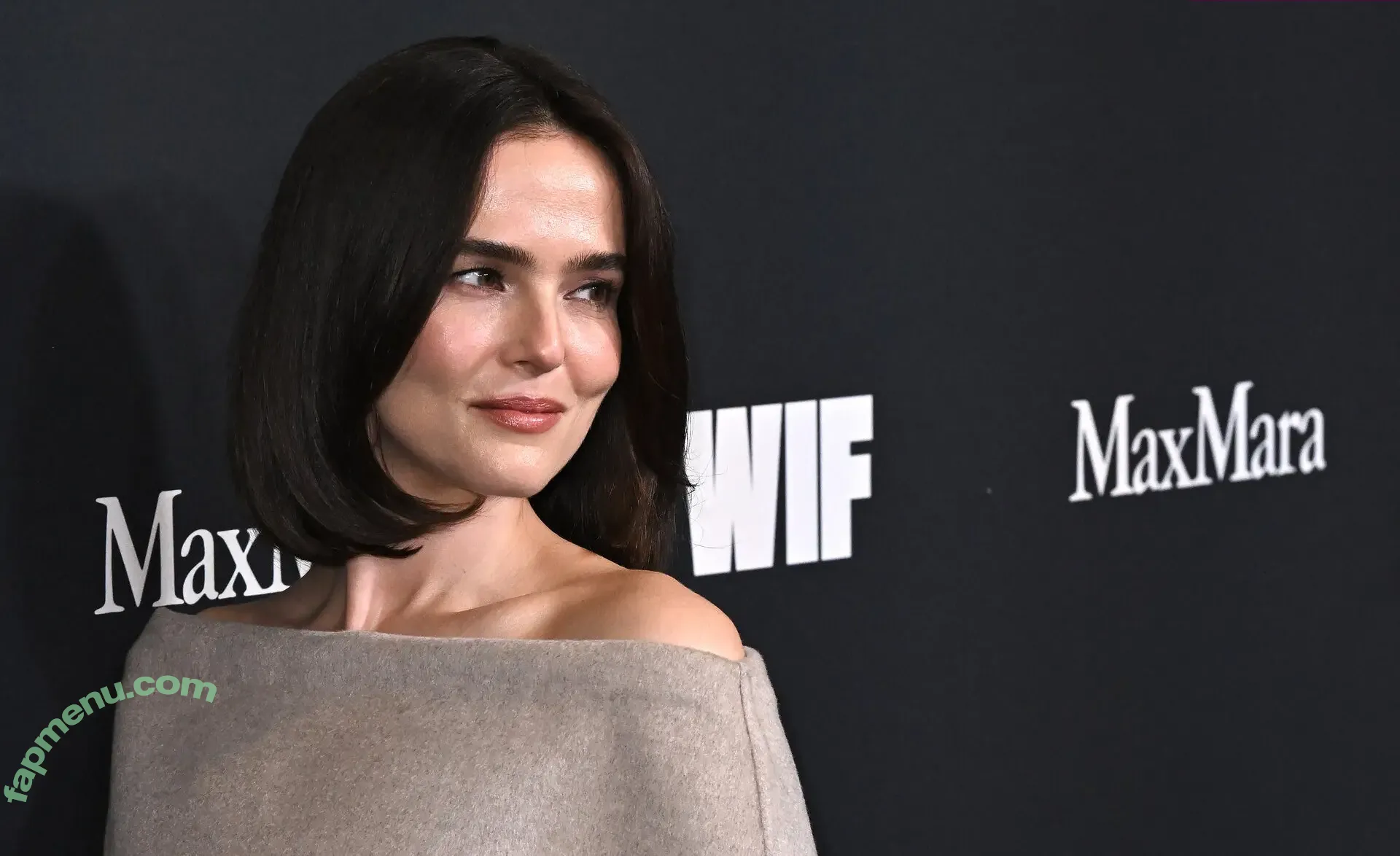 Zoey Deutch nude photo #0790 (zoeydeutch)