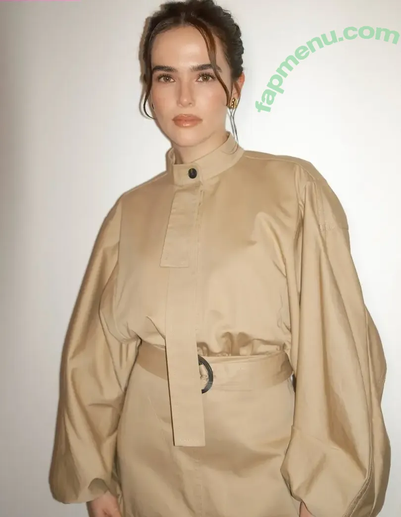 Zoey Deutch nude photo #0821 (zoeydeutch)