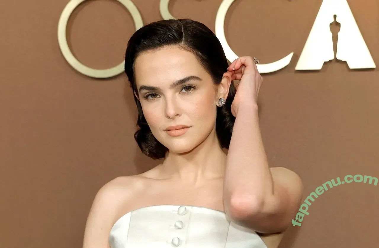 Zoey Deutch nude photo #0830 (zoeydeutch)