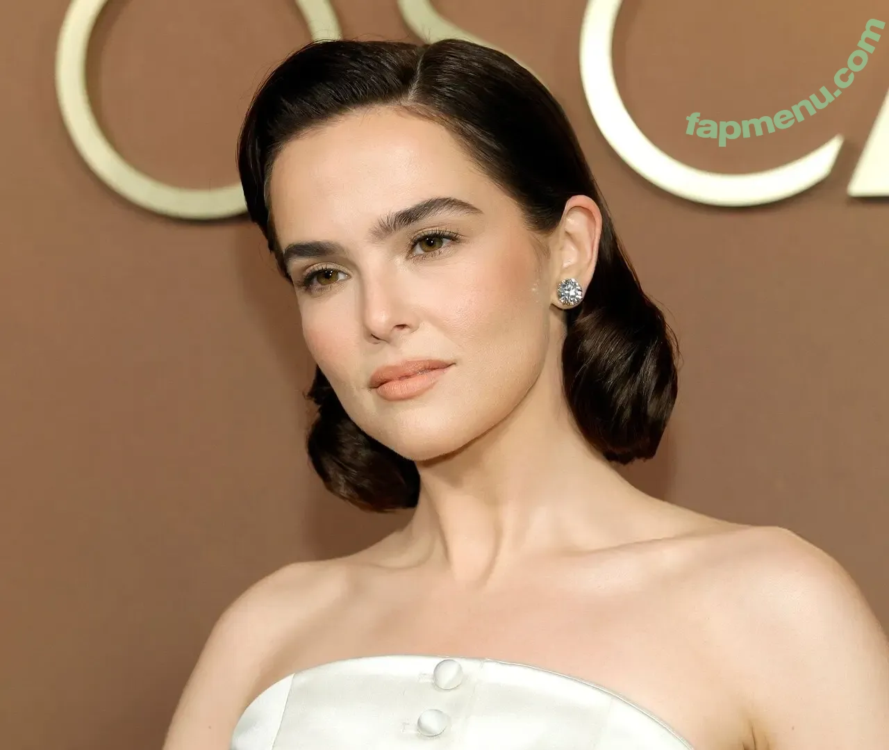 Zoey Deutch nude photo #0833 (zoeydeutch)