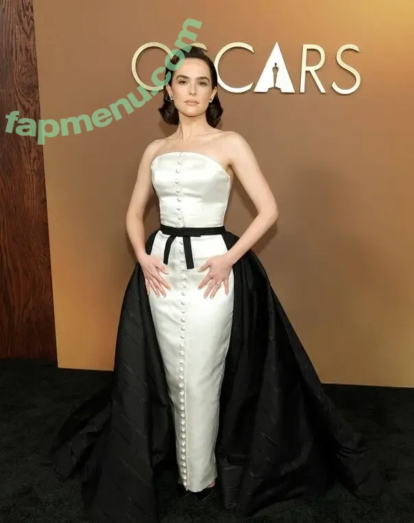 Zoey Deutch nude photo #0839 (zoeydeutch)