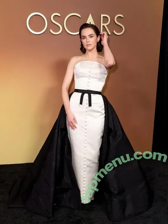 Zoey Deutch nude photo #0840 (zoeydeutch)