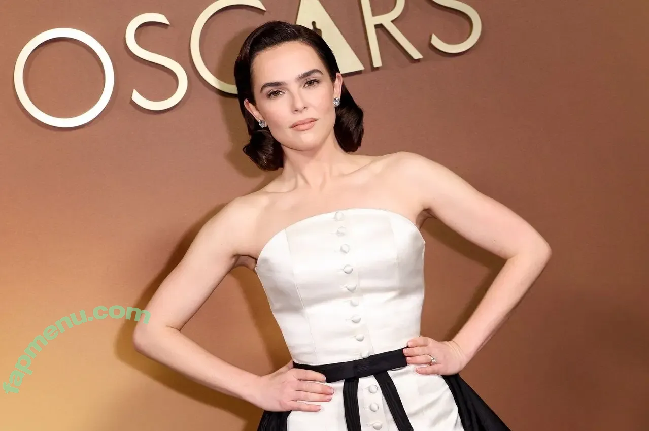 Zoey Deutch nude photo #0843 (zoeydeutch)