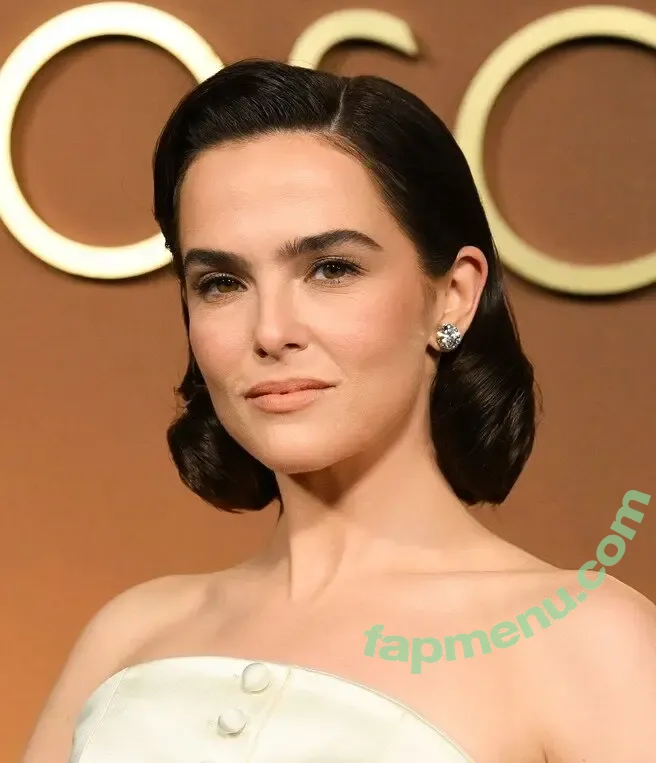 Zoey Deutch nude photo #0848 (zoeydeutch)
