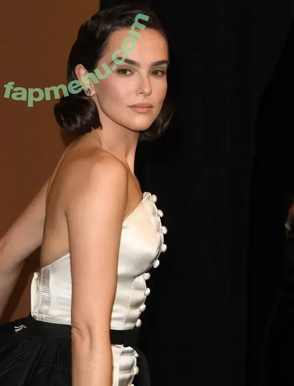 Zoey Deutch nude photo #0858 (zoeydeutch)