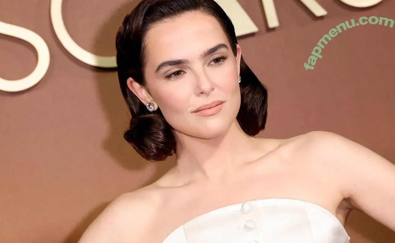 Zoey Deutch nude photo #0868 (zoeydeutch)