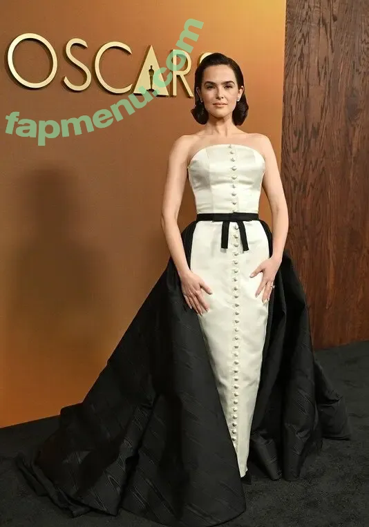 Zoey Deutch nude photo #0884 (zoeydeutch)