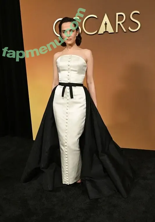 Zoey Deutch nude photo #0887 (zoeydeutch)