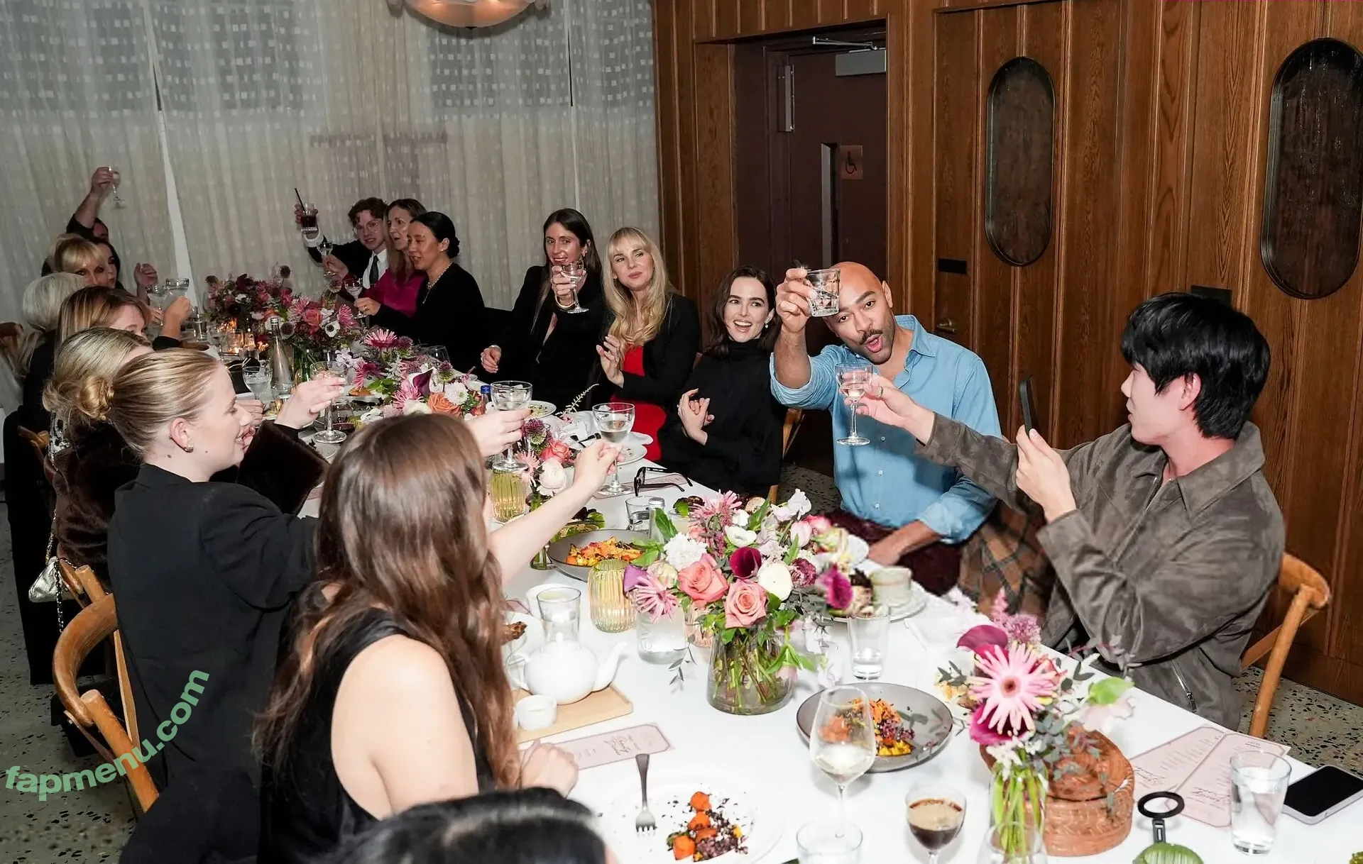 Zoey Deutch nude photo #0906 (zoeydeutch)