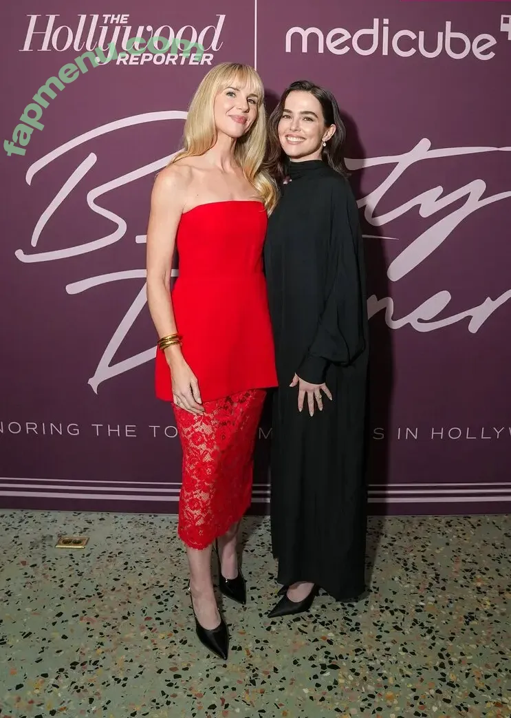 Zoey Deutch nude photo #0909 (zoeydeutch)