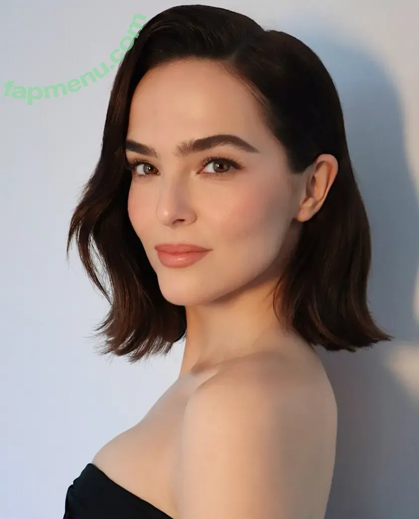Zoey Deutch nude photo #0920 (zoeydeutch)