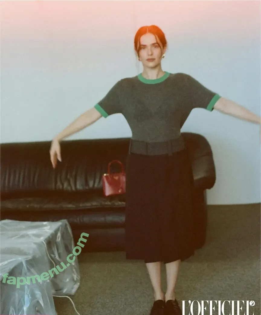 Zoey Deutch nude photo #0932 (zoeydeutch)