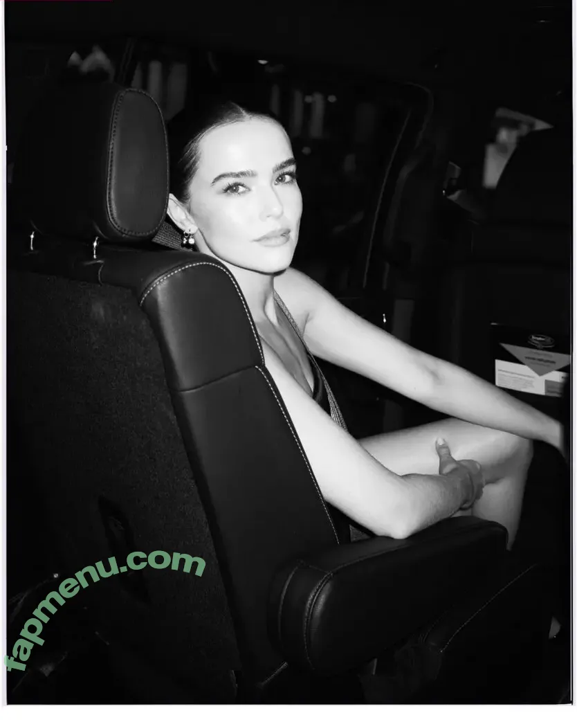 Zoey Deutch nude photo #0945 (zoeydeutch)