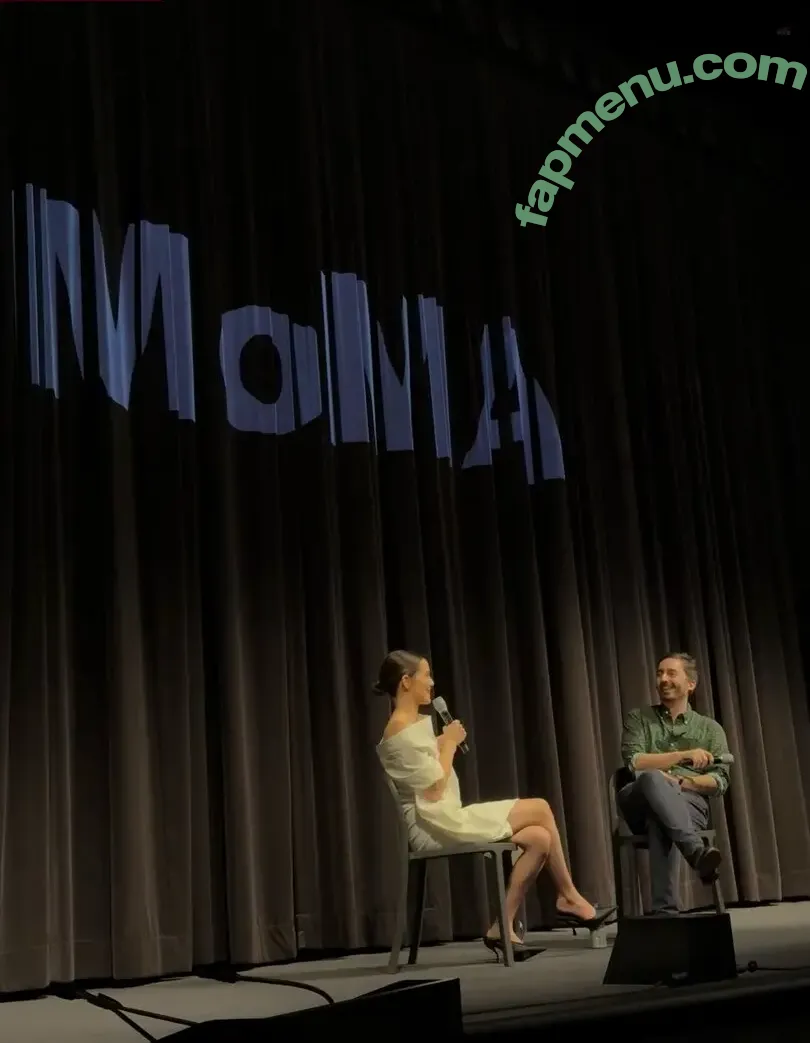 Zoey Deutch nude photo #0951 (zoeydeutch)