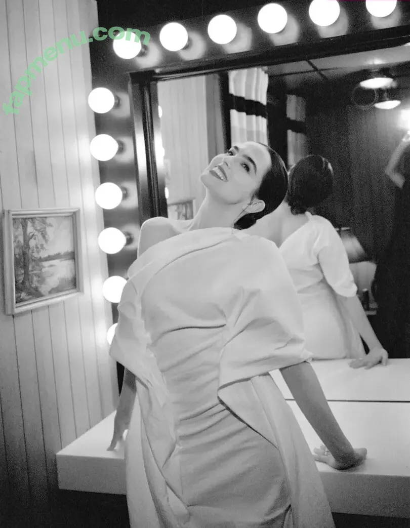 Zoey Deutch nude photo #0953 (zoeydeutch)