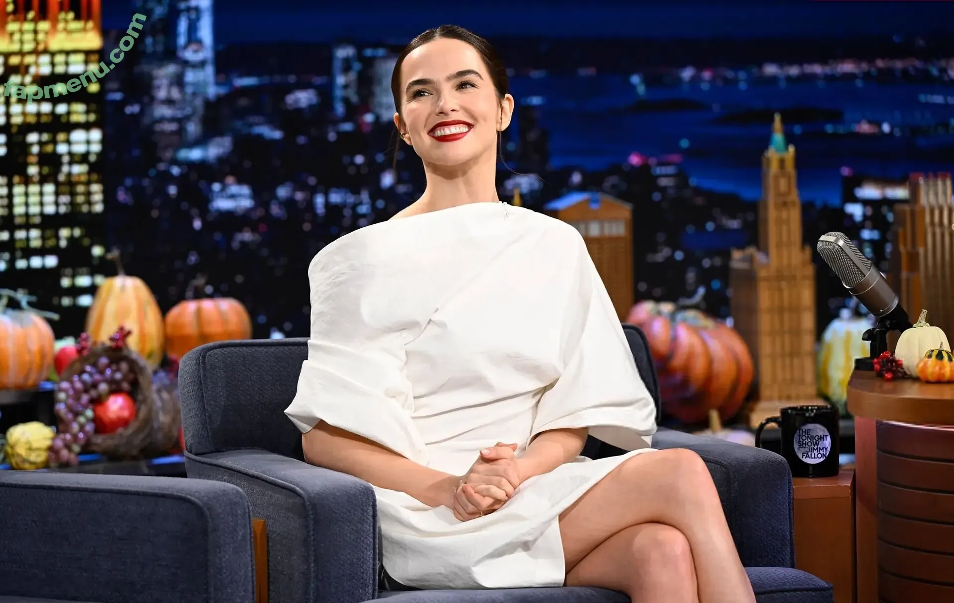 Zoey Deutch nude photo #0965 (zoeydeutch)