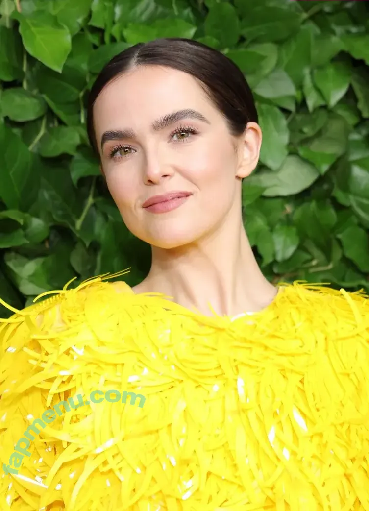 Zoey Deutch nude photo #0969 (zoeydeutch)