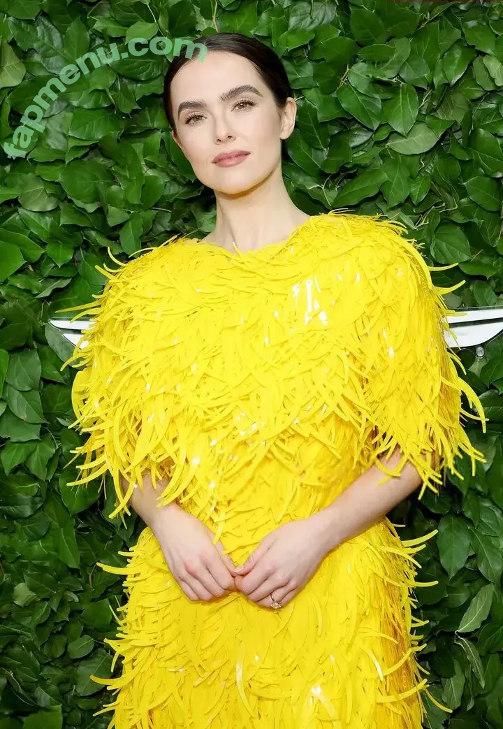 Zoey Deutch nude photo #0973 (zoeydeutch)