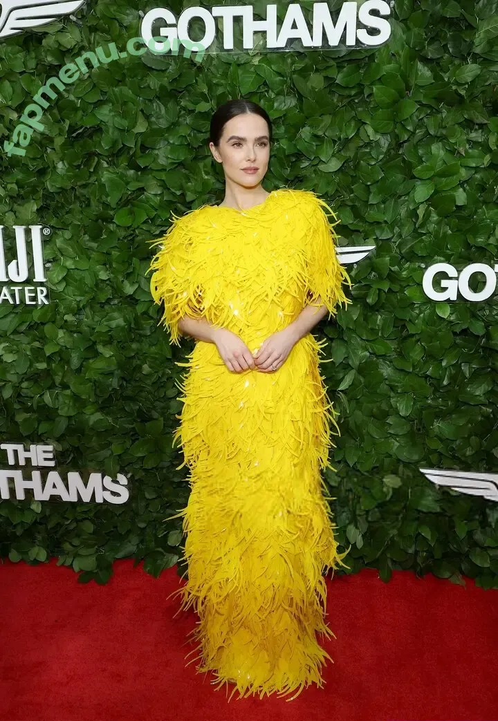 Zoey Deutch nude photo #0975 (zoeydeutch)