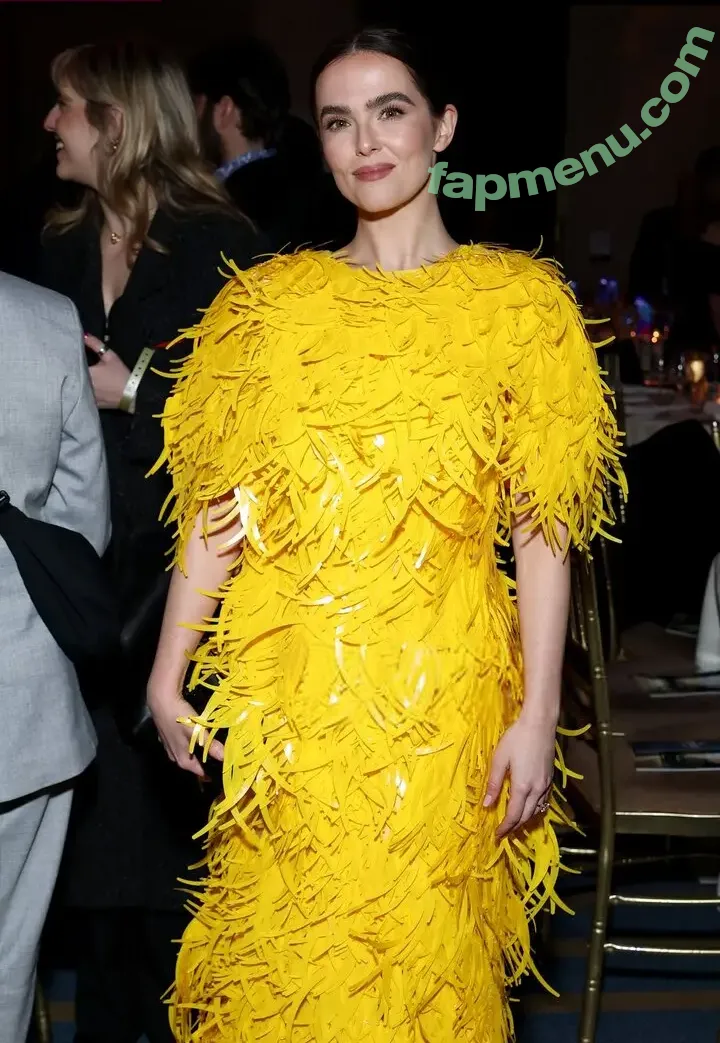 Zoey Deutch nude photo #0978 (zoeydeutch)