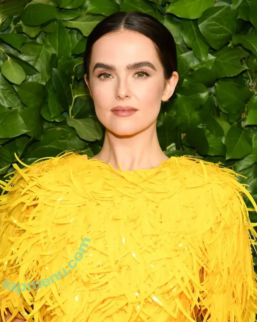 Zoey Deutch nude photo #0989 (zoeydeutch)