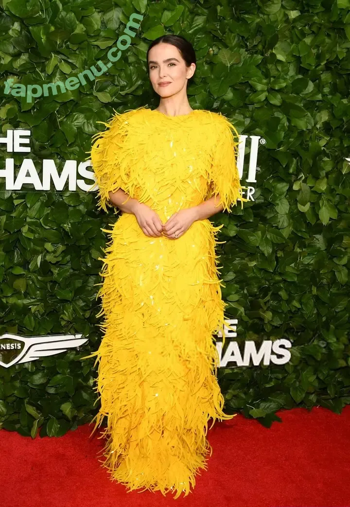 Zoey Deutch nude photo #0992 (zoeydeutch)