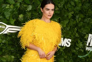 Zoey Deutch / zoeydeutch nude photo #1007