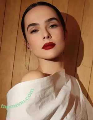 Zoey Deutch / zoeydeutch nude photo #1016