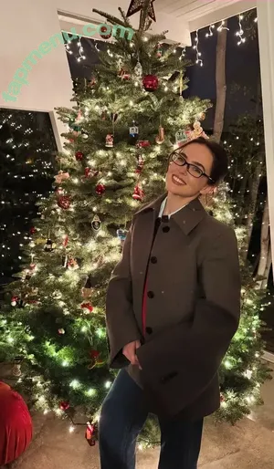 Zoey Deutch / zoeydeutch nude photo #1027