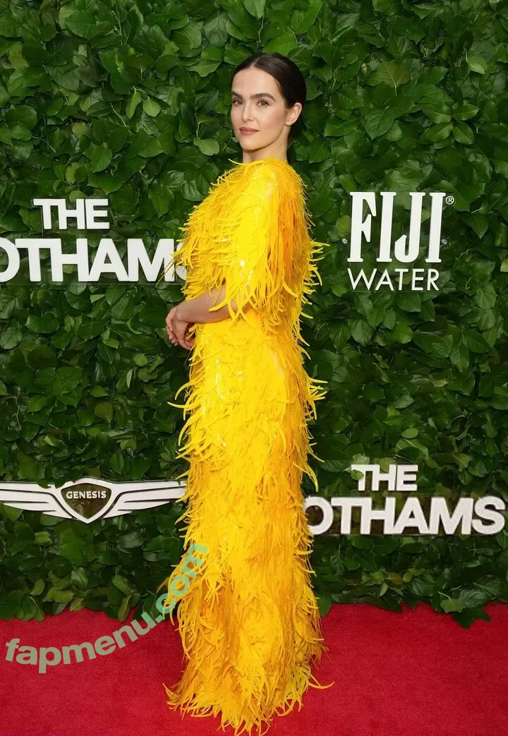 Zoey Deutch nude photo #1006 (zoeydeutch)