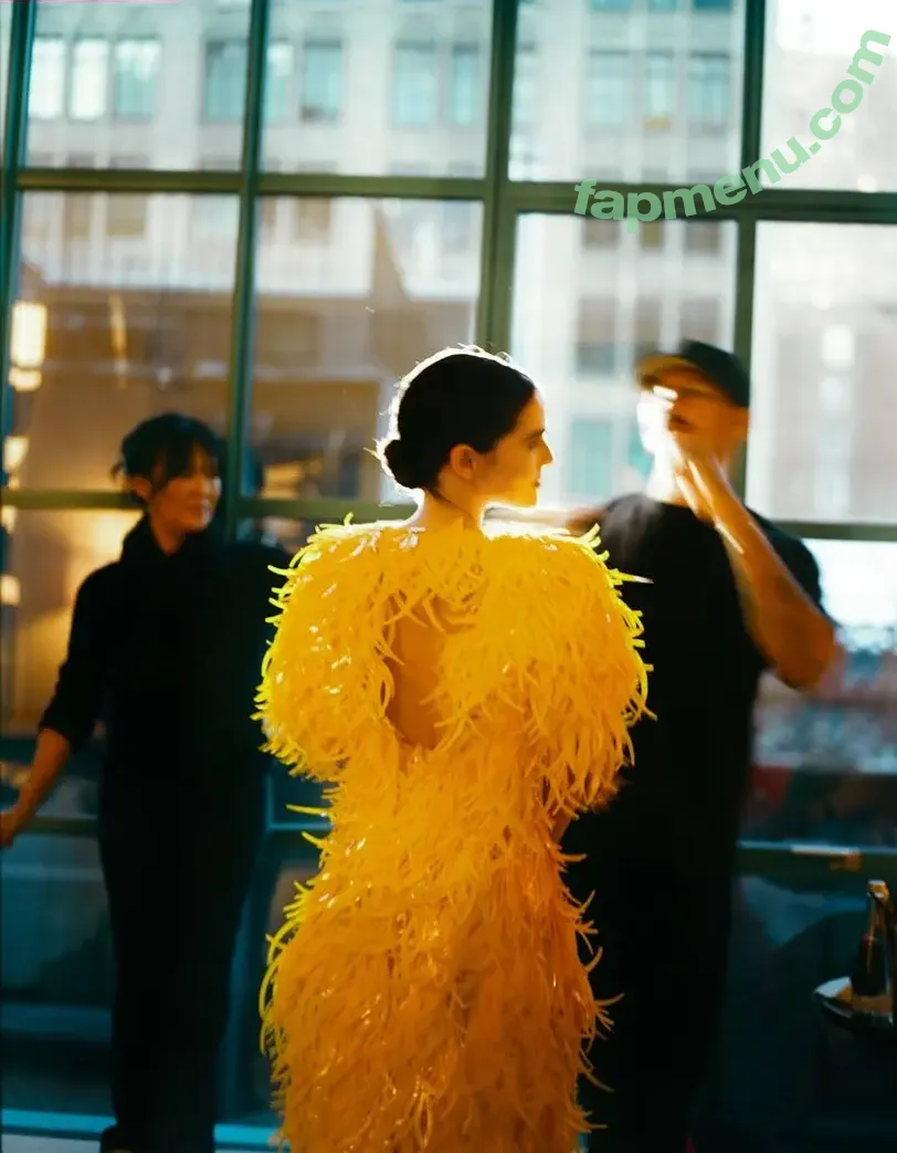 Zoey Deutch nude photo #1017 (zoeydeutch)